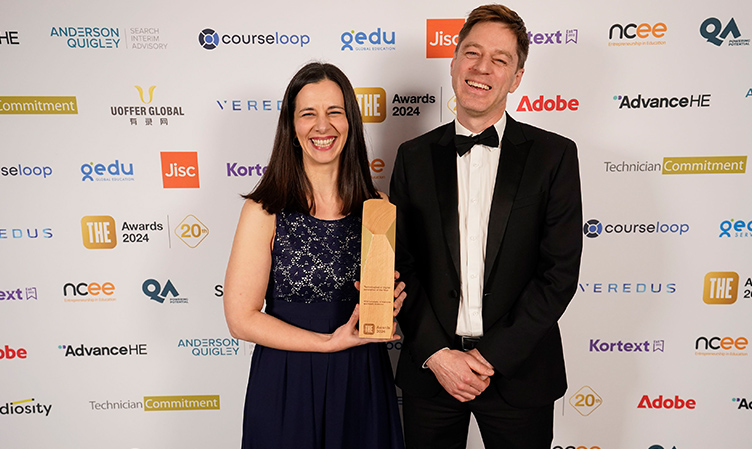 RCSI's Eric O’Flynn and Dr Ines Perić, accept the 2024 Times Higher Education (THE) Award for Technological or Digital Innovation of the Year.