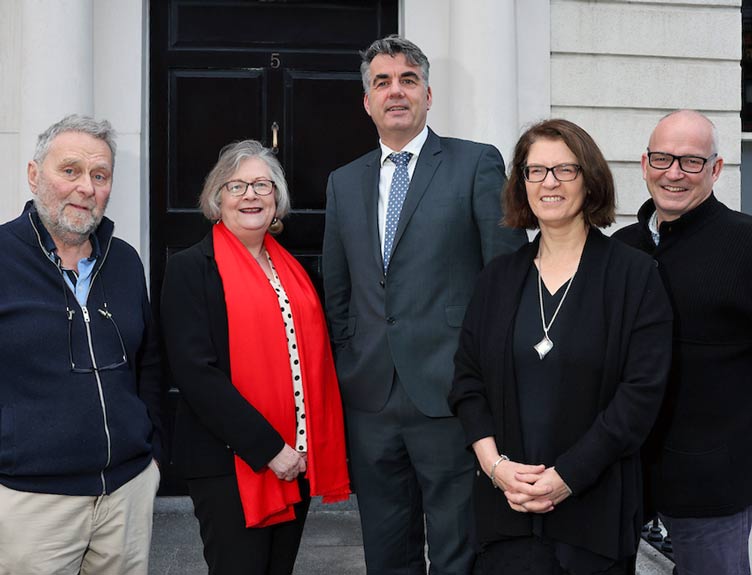 Improving care for people experiencing psychosis Dr Mike Watts, Professor Agnes Higgins, John Farrelly, Professor Mary Cannon, Professor David Cotter