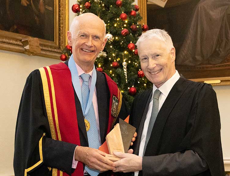 Douglas Veale award main image Pictured is Professor Cathal Kelly, Vice Chancellor, RCSI presenting the Vice Chancellor’s Outstanding Achievement Award to Professor Douglas Veale, RCSI Class of 1984.