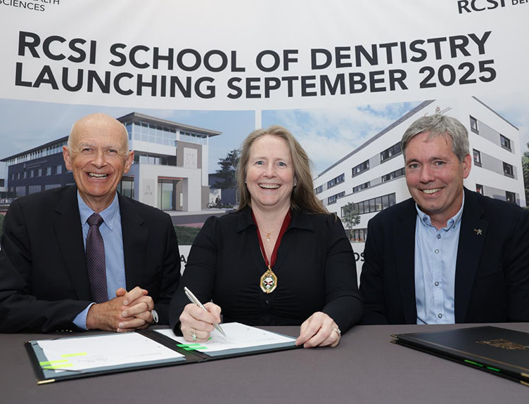 Sandyford signing Professor Cathal Kelly, Vice Chancellor and CEO/Registrar, RCSI; Professor Deborah McNamara, President, RCSI; Seamus Dooley, Managing Director, JSD.