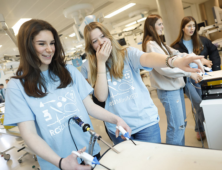 Transition year students Lucy Burns and Abigal Wright at RCSI MiniMed 2024.