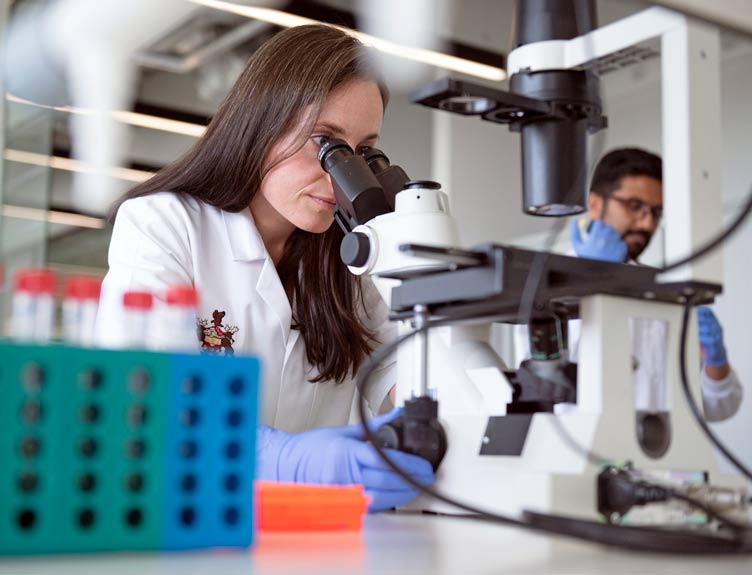 StAR MD research scholars StAR MD research scholars in laboratory