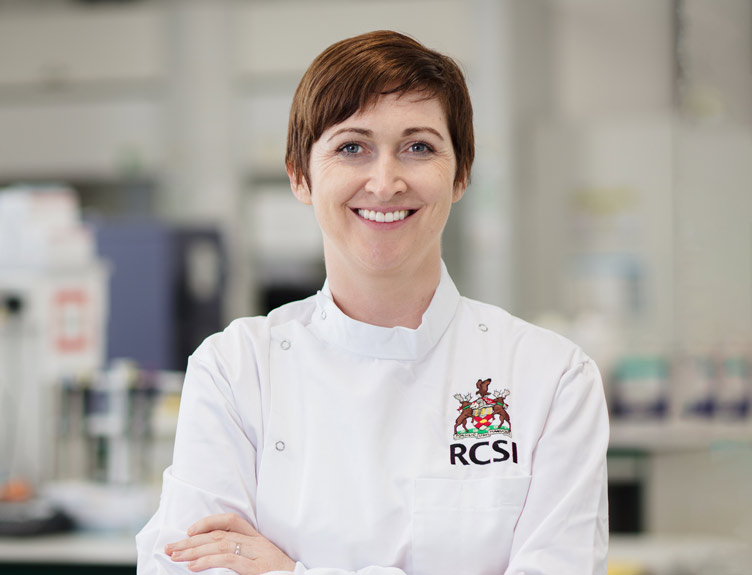 Professor Annie Curtis in lab Professor Annie Curtis in lab