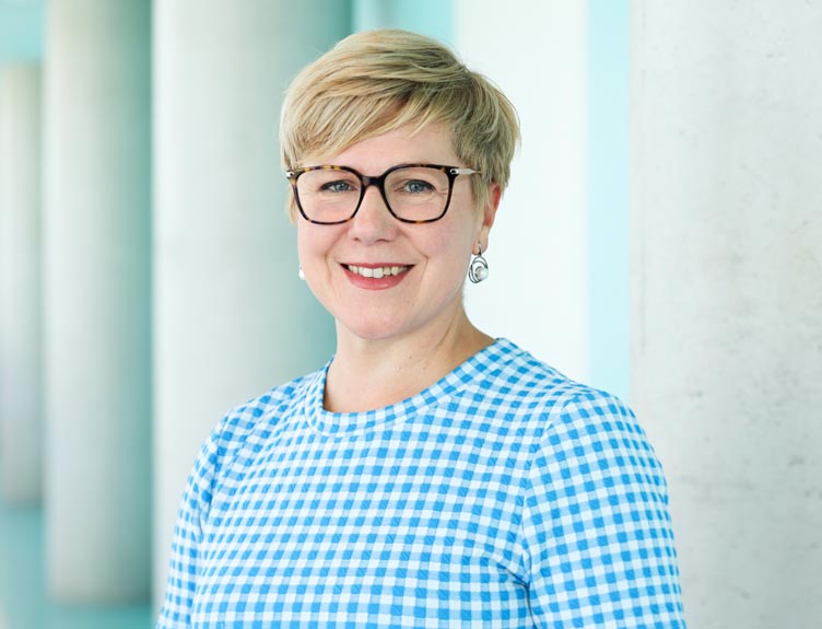 Head and shoulders image of Olga Piskareva