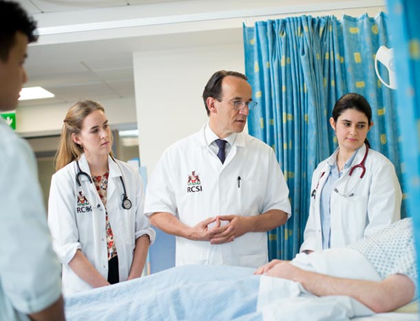 Prof. Hill teaching in clinical setting