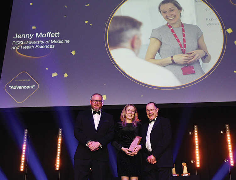 Dr Jenny Moffett, RCSI’s Health Professions Education Centre, receives the award for Most Innovative Teacher of the Year